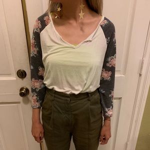 CHARLOTTE RUSSE: Floral Raglan Blouse